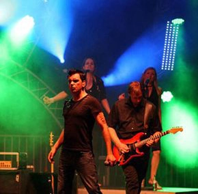 Robbie Williams by No Regrets