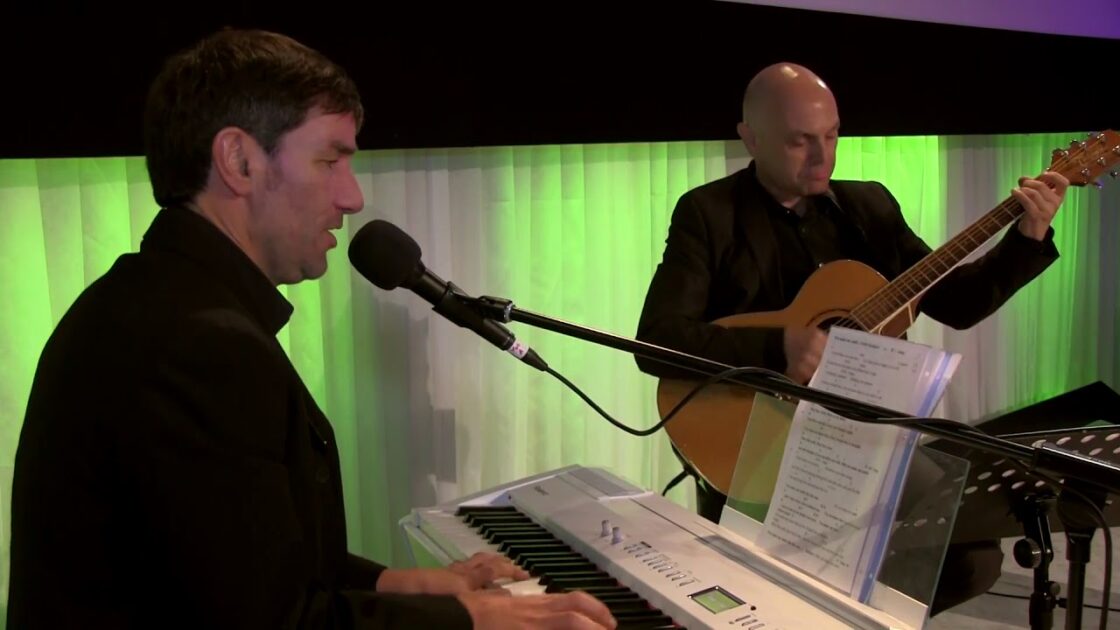 you make me smile / uncle cracker + you don`t know / milow, live