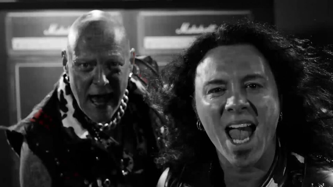 UNITED 4 - Kiss From A Rose