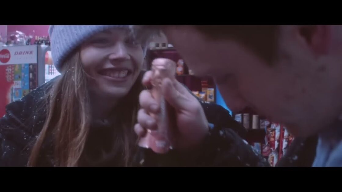 nicht normal