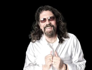 ELO Experience feat. Phil Bates, Band vor einer Graffitiwand