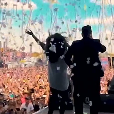 Konfettiregen bei Die 90er live