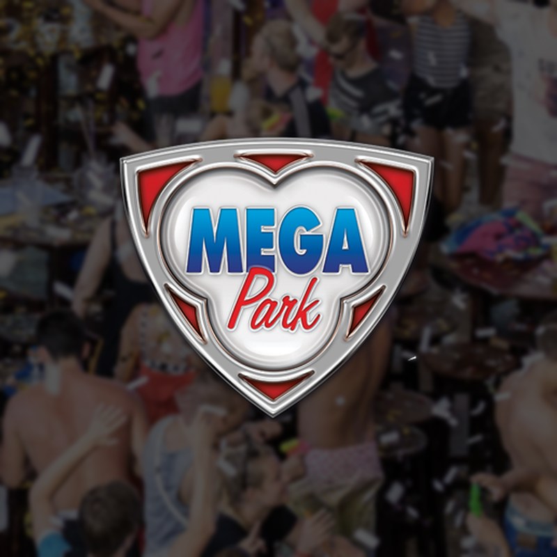 Logo Megapark vor feierndem Publikum