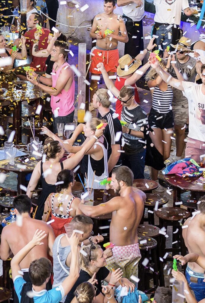 Partypublikum im Megapark Mallorca