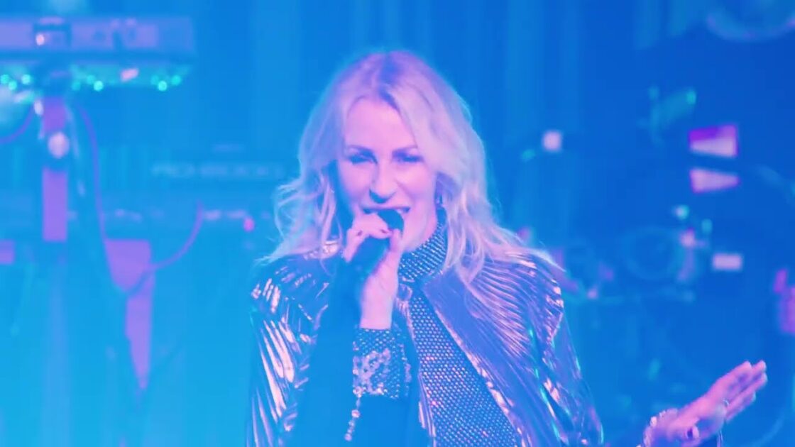 You Spin Me Round / Venus (Live)